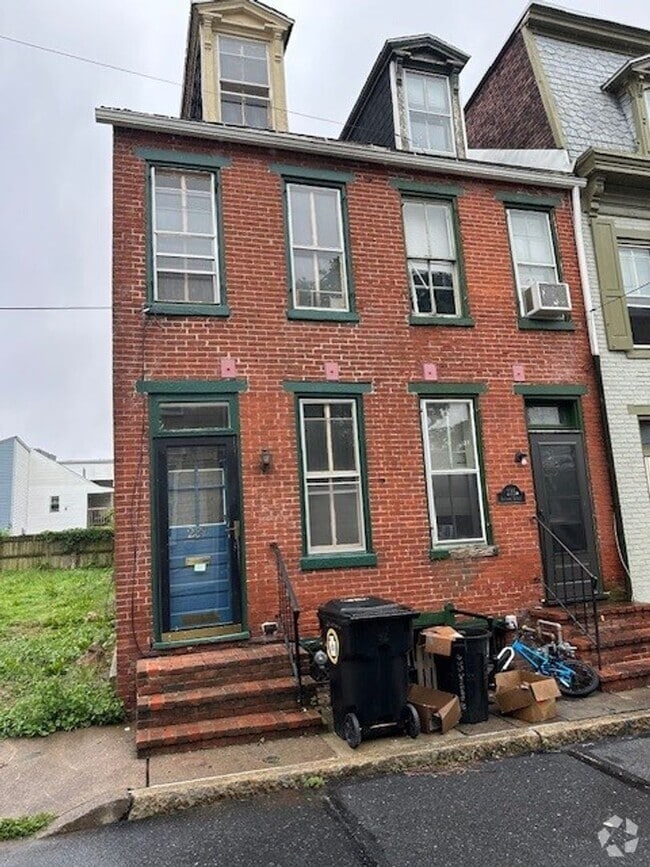 Building Photo - 237 Sayford St