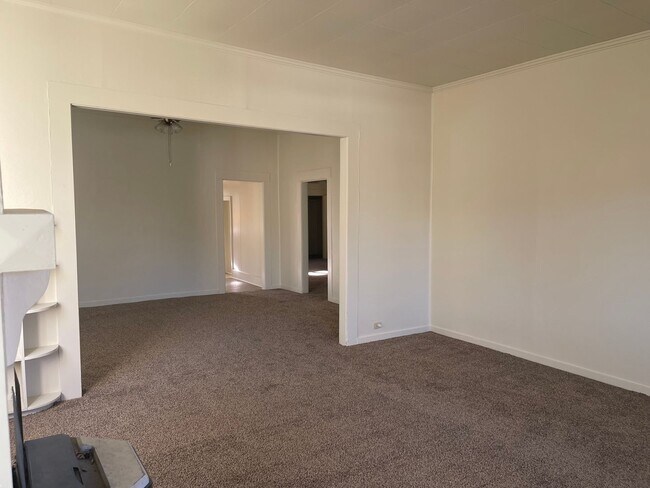 Building Photo - 2023-7 Placer Street
