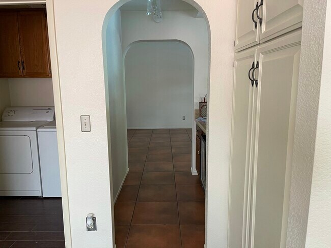 Foto del edificio - 2816 Crystal Bay Dr