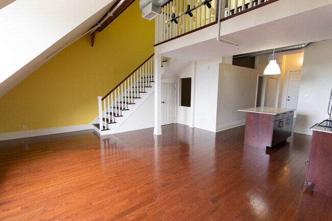 Photo du bâtiment - 200-P200 Stinson St