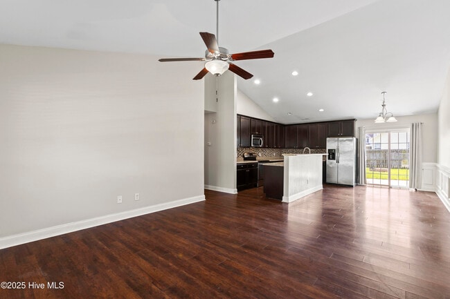 Building Photo - 212 Riverstone Ct