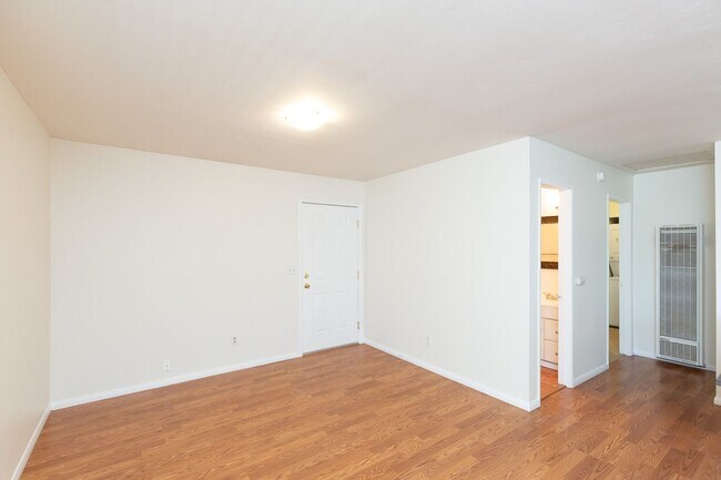 Building Photo - 1763 Alta Vista Dr