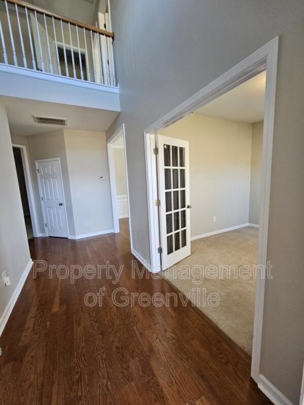 Foto del edificio - 695 Flintrock Dr