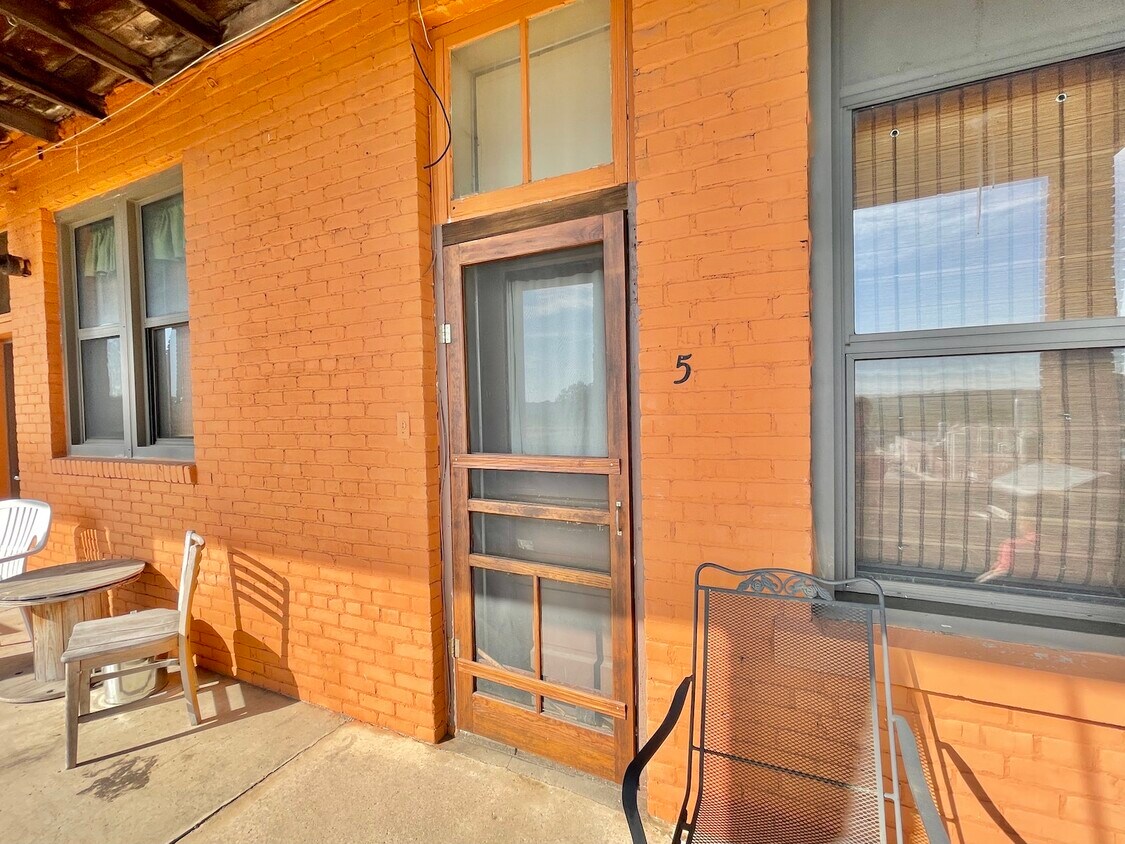 1 S Minnesota St Unit 5, New Ulm, MN 56073 Room for Rent in New Ulm, MN