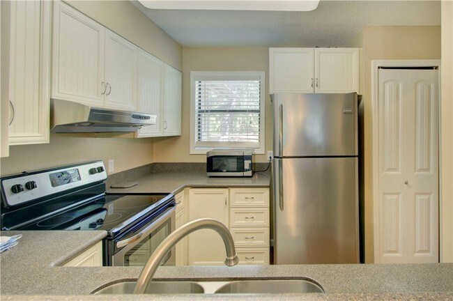 Building Photo - 610 N Harbour Oaks Dr