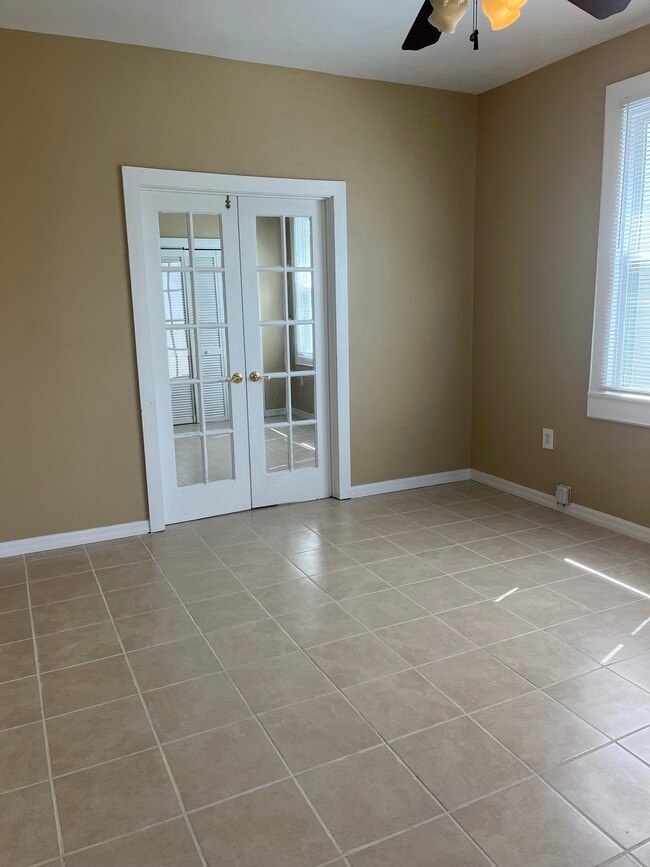 Building Photo - 5643 Charles Pl