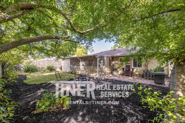 Building Photo - Unique And Luxurious Haven Perfect For Pet...