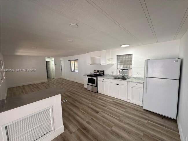 Building Photo - 2957 SW 54th St
