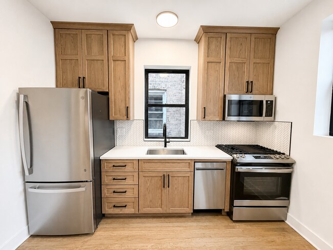 Foto del edificio - 3807 N Lawndale Ave