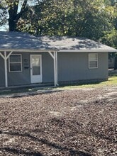 Building Photo - 1303 E 9th St