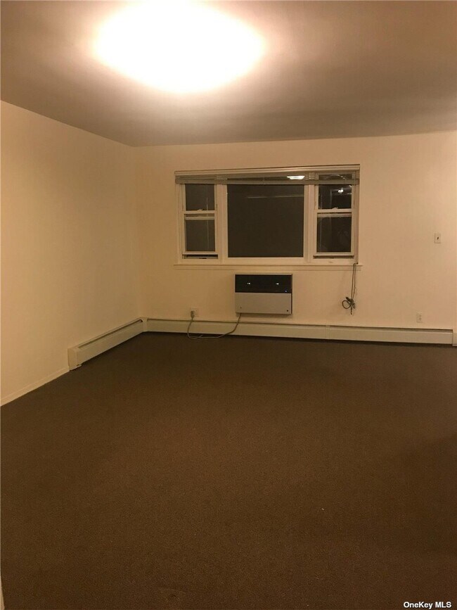 Building Photo - 84-51 Abingdon Rd