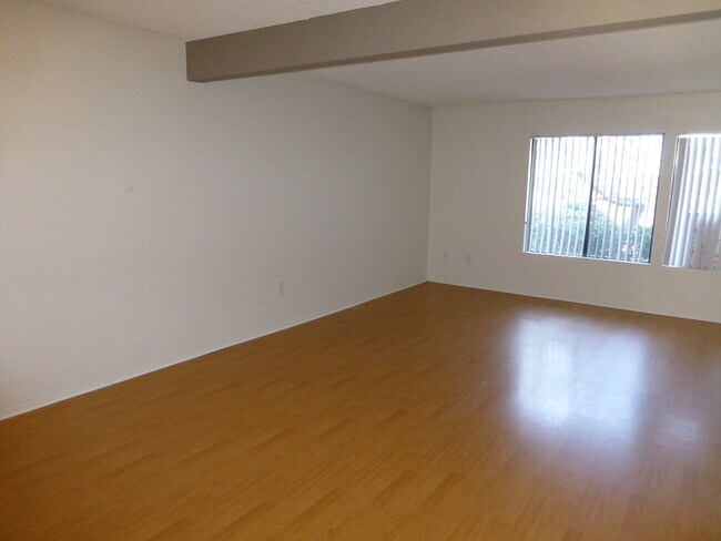 Foto del edificio - Coming soon....Spacious 4BR Townhome in Desirable Tiburon Community – Carlsbad