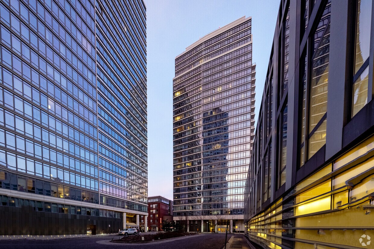 Northside Piers Apartments in Brooklyn, NY