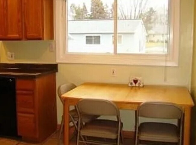 Foto del edificio - 516 Anderson Rd