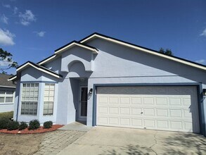 Building Photo - 13875 Glasser Ave