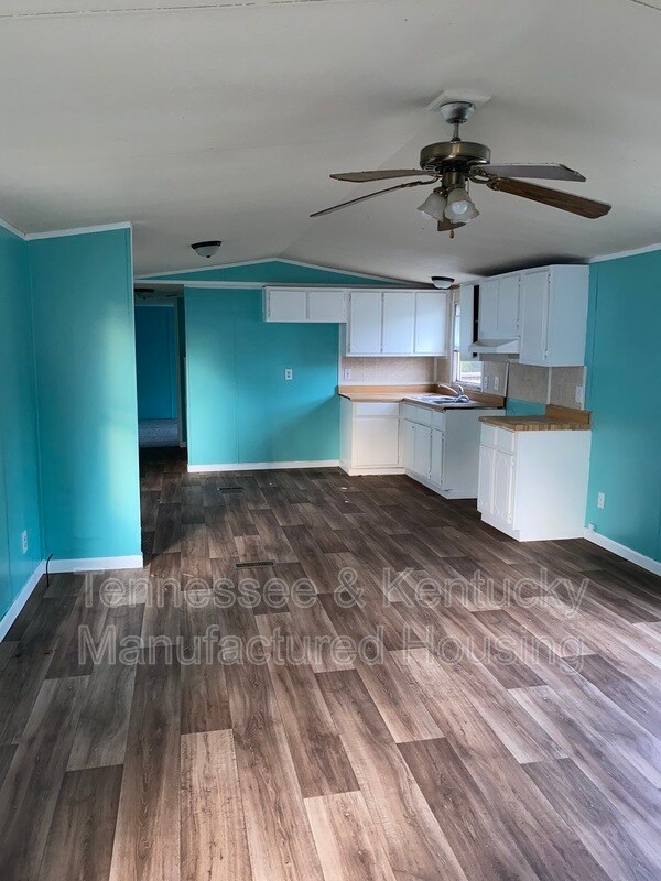 Building Photo - 1104 Columbia Ave