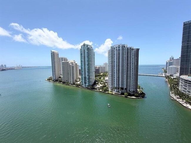 Foto del edificio - 300 S Biscayne Blvd