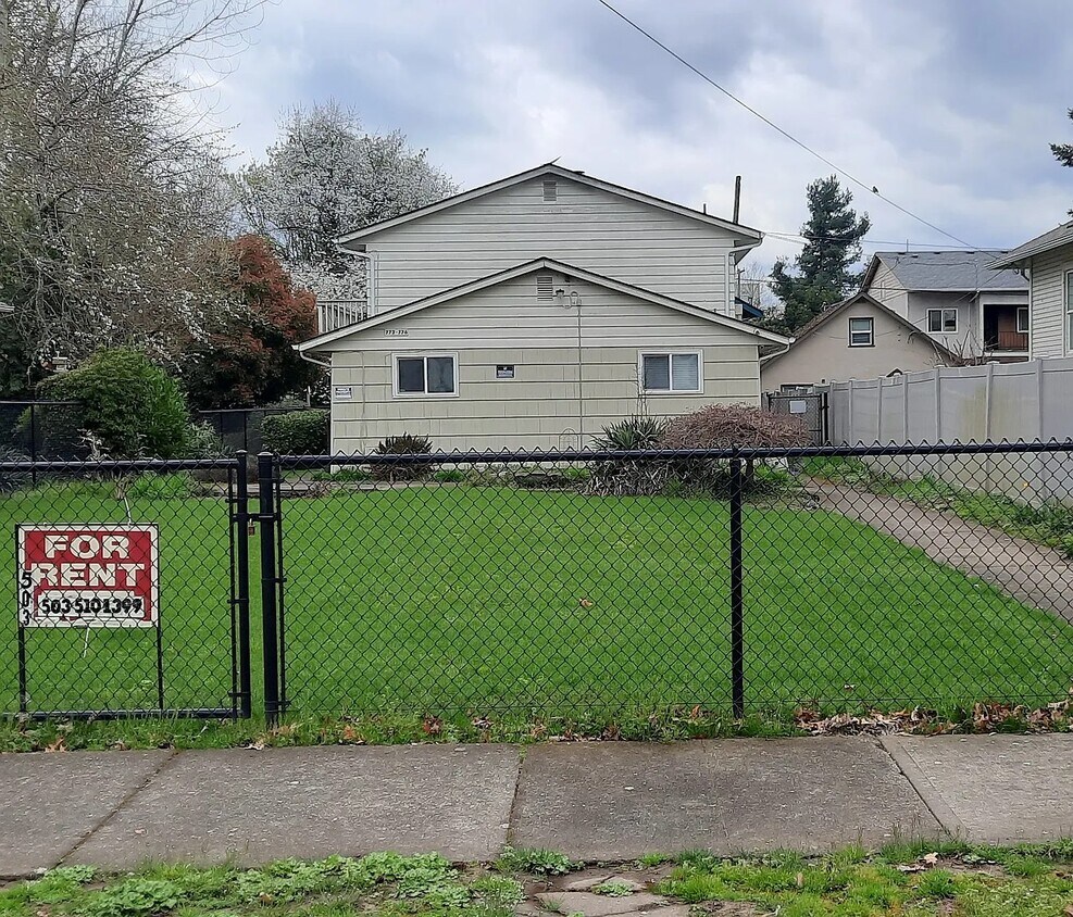 Foto principal - 772 Cottage St NE