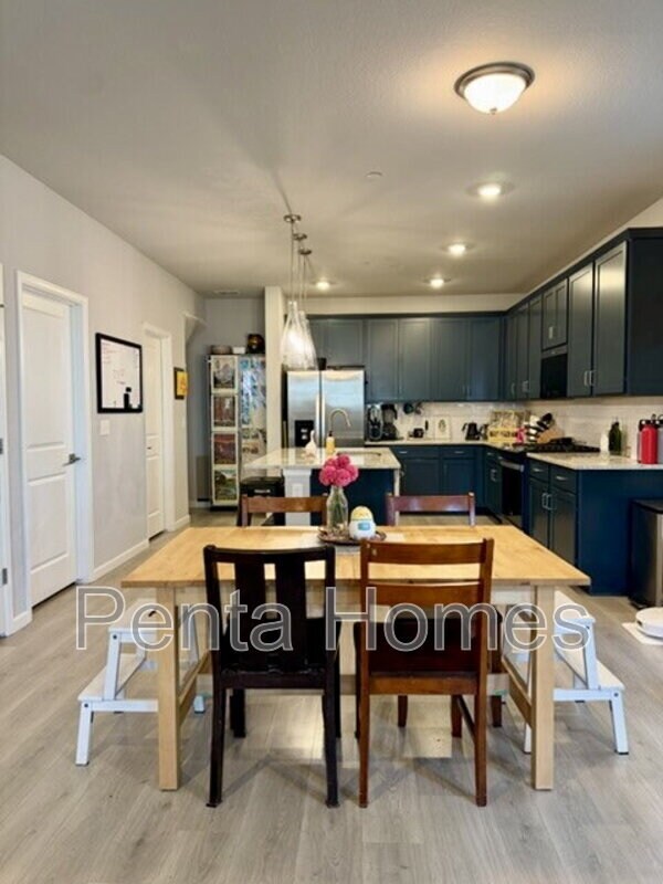 Foto del edificio - 809 Waterthrush Ln