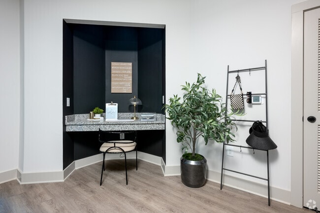 2BR, 2BA - 1077SF - Desk - The Sutton