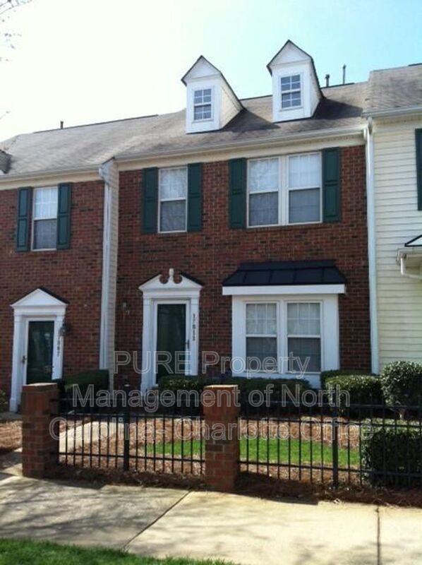 Building Photo - 17811 Delmas Dr