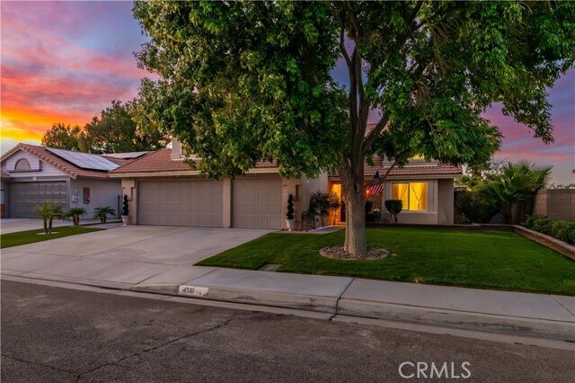 Building Photo - 4561 Grandview Dr