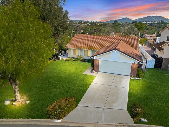 Foto del edificio - Updated 3-Bedroom Home with Modern Upgrade...