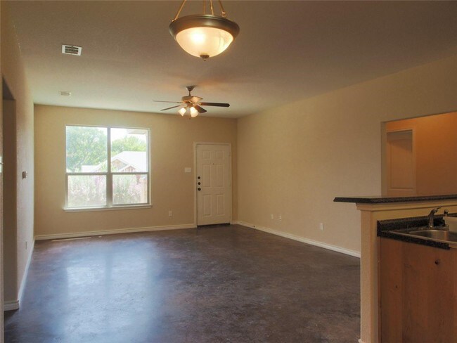 Building Photo - 105 Flat Creek Dr