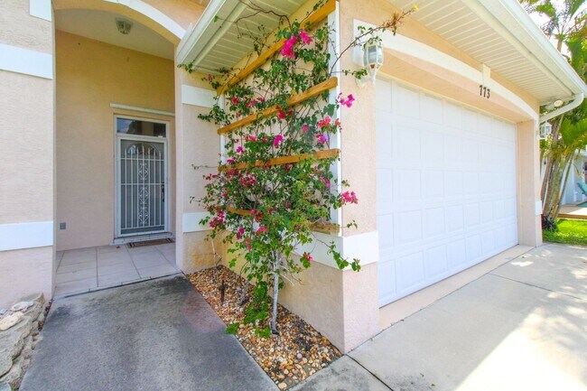 Building Photo - ** FULLY FURNISHED NAPLES PARK 3/2 POOL HO...