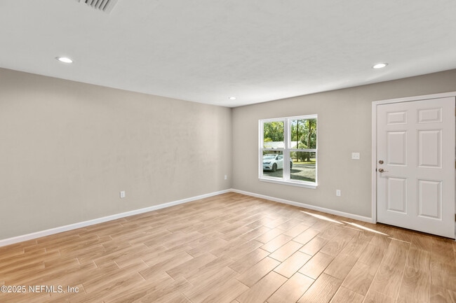 Foto del edificio - 442 SW Naha St