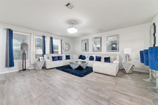 Foto del edificio - 2248 Forest Chestnut Dr