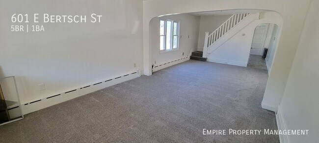 Foto del edificio - 5 Bedroom / 1.5 Bath Home in Lansford!