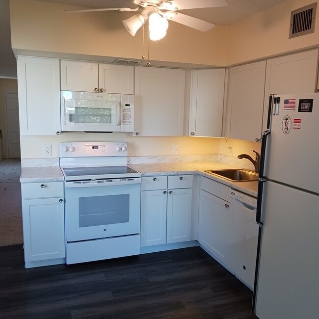 Building Photo - 2467 Finlandia Ln