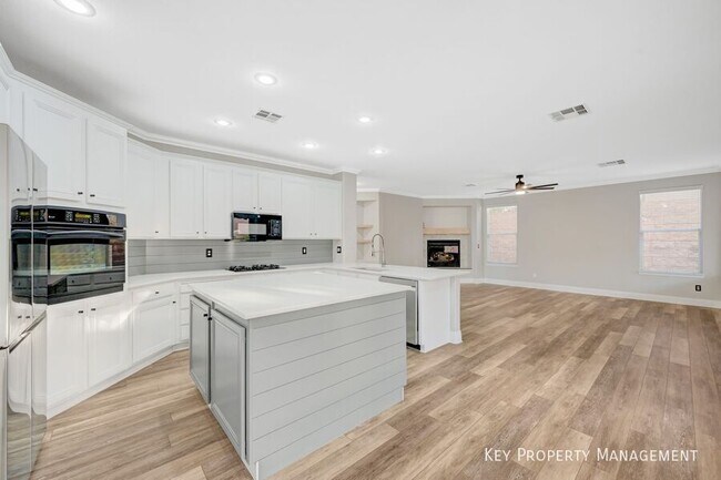 Foto del edificio - 1367 Cadence St