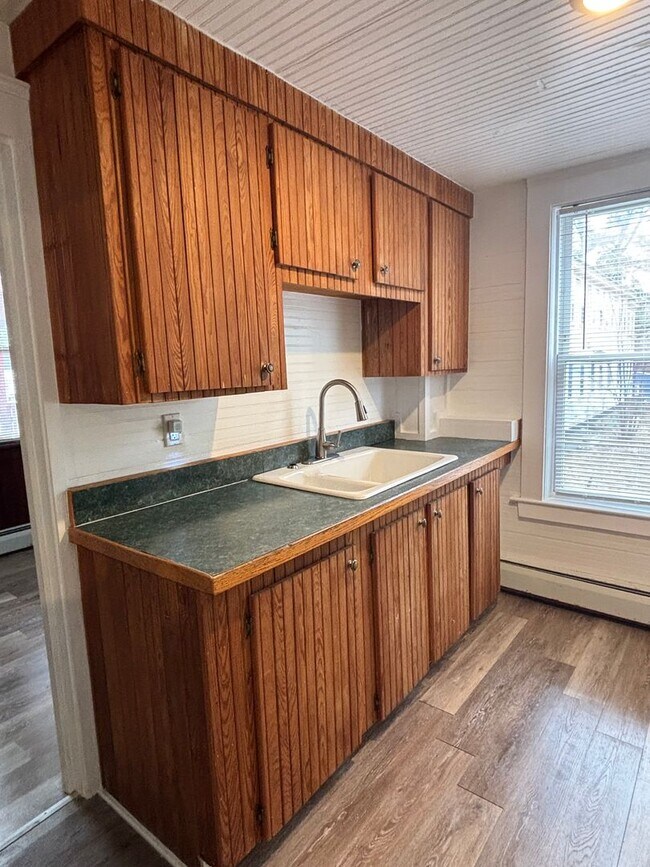 Foto del edificio - 151 S Main St