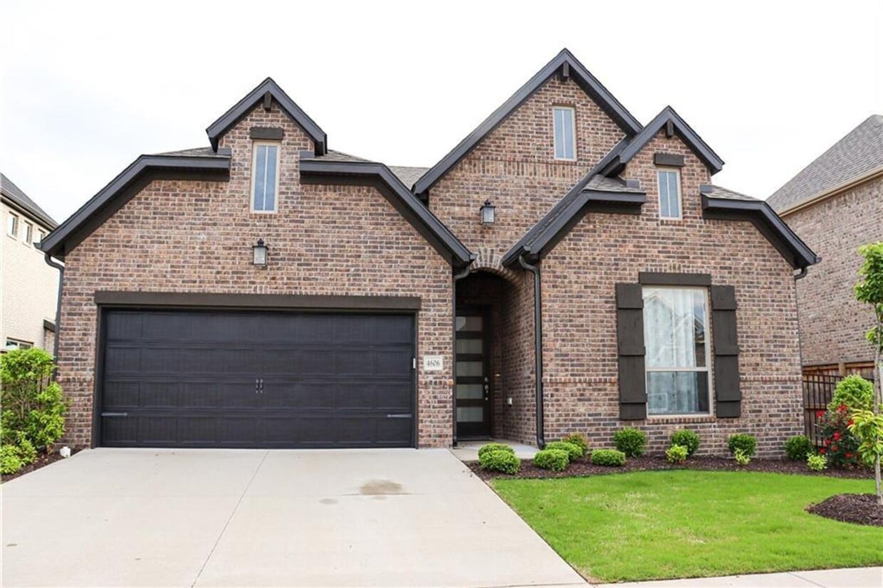 Classic Brick Home with Spacious Living & Outdoor Space - Classic Brick Home with Spacious Living & Outdoor Space