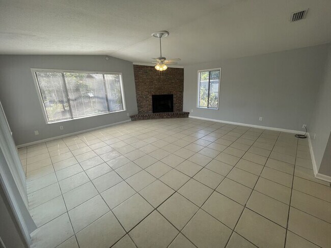 Foto del edificio - 9805 N 53rd St