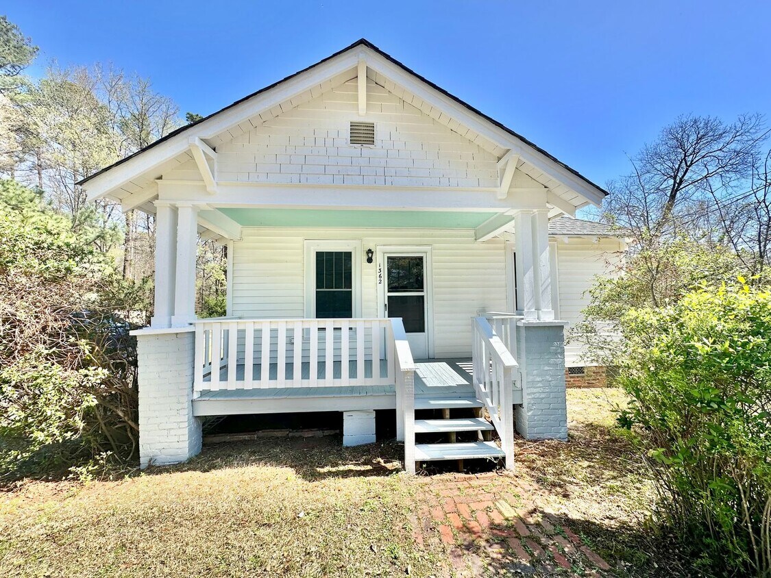 Foto del edificio - 1362 Banks Rd