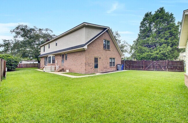 Foto del edificio - 8000 Eberly Ave