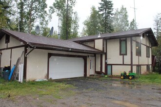 Building Photo - 3766 Lyle Ave