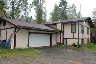 Building Photo - 3766 Lyle Ave