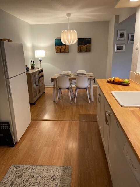 Building Photo - 8100 Cambridge St