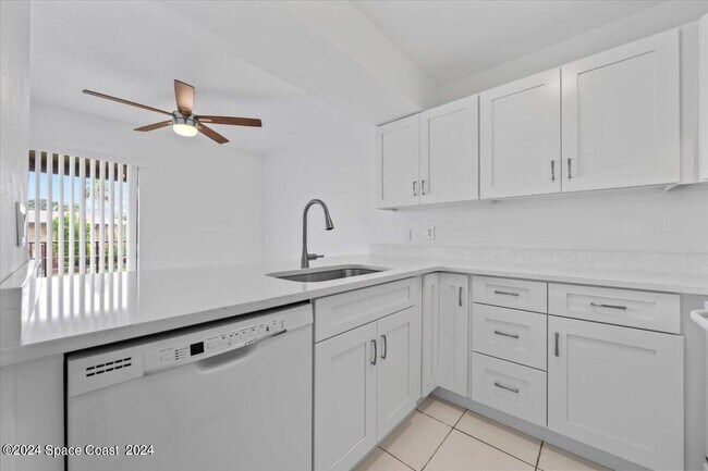 Building Photo - 222 San Juan Cir