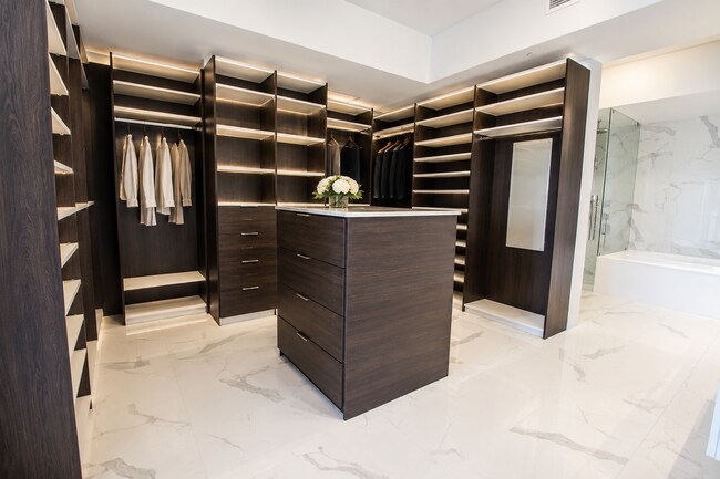 Foto del edificio - 5000 Island Estates Dr