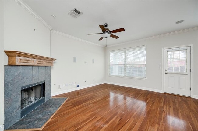 Building Photo - 1817 Village Oak Ct