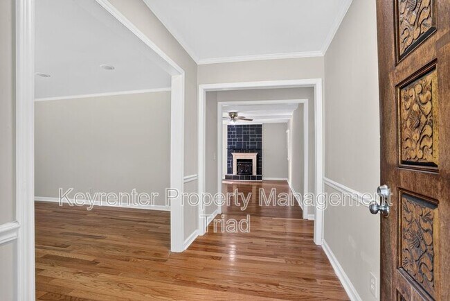 Foto del edificio - 5108 Lakeshore Ct