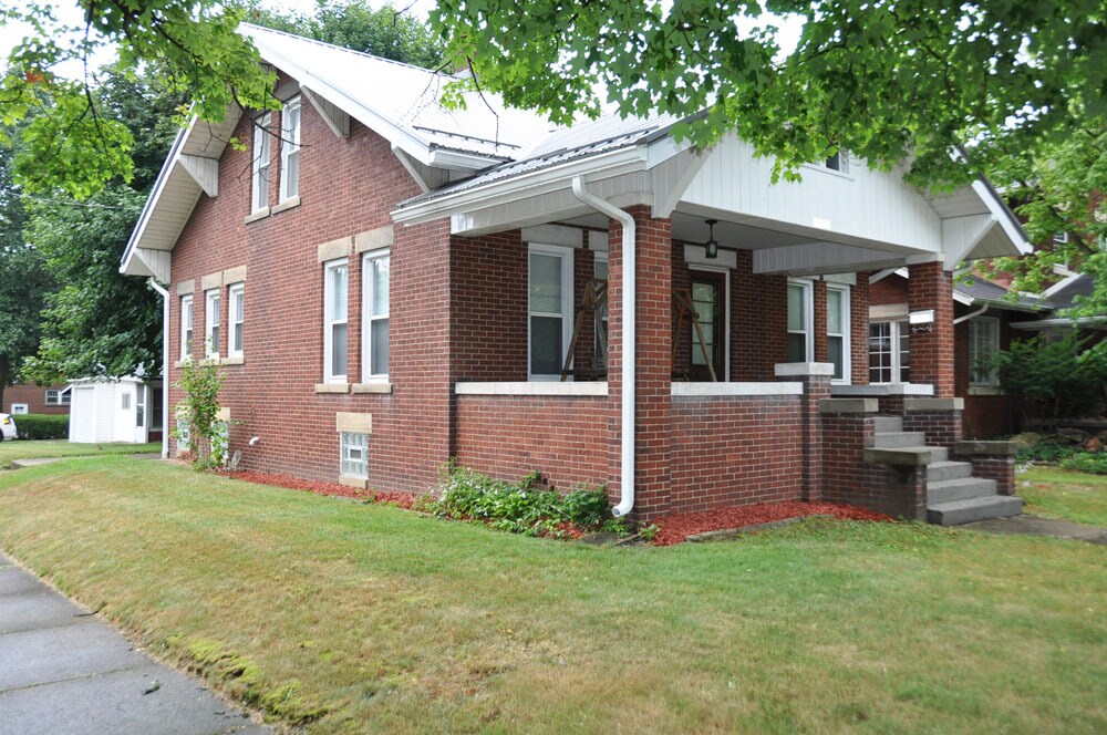 Gront - 1602 N Wooster Ave