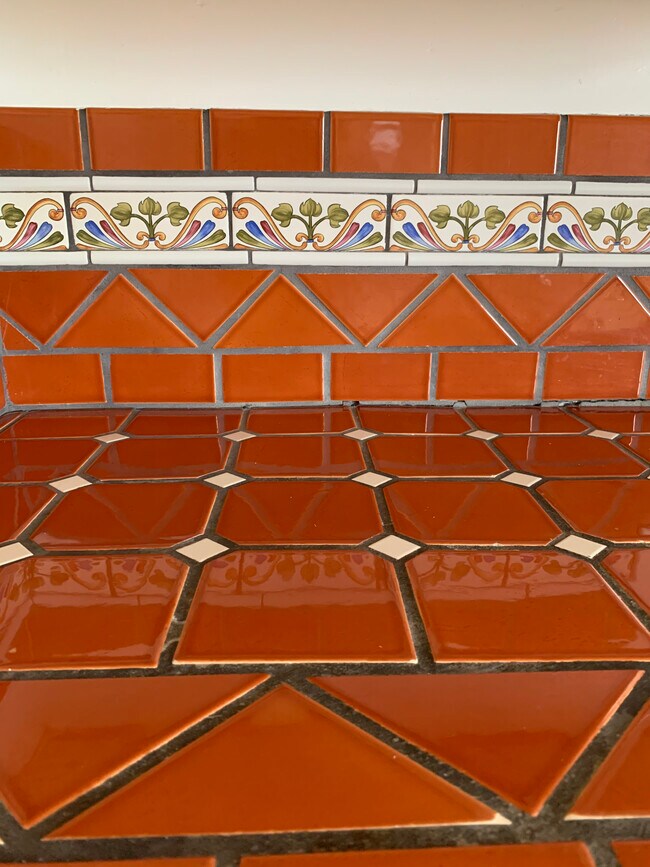Kitchen Counter t6ops - 1608 Washington Ave