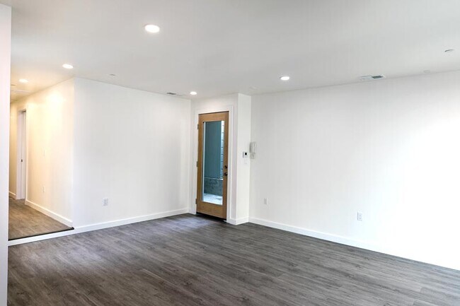 Building Photo - 1750A Filbert St