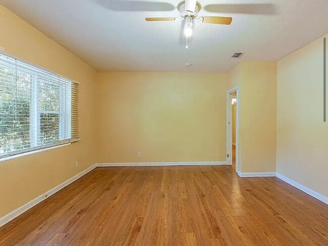 Building Photo - 1318 W Tharpe St